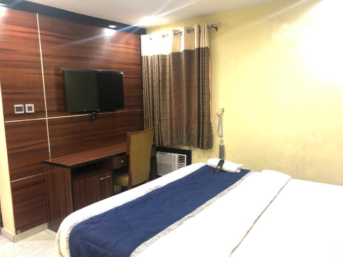 Six Diamond Hotel Ikeja Exterior foto